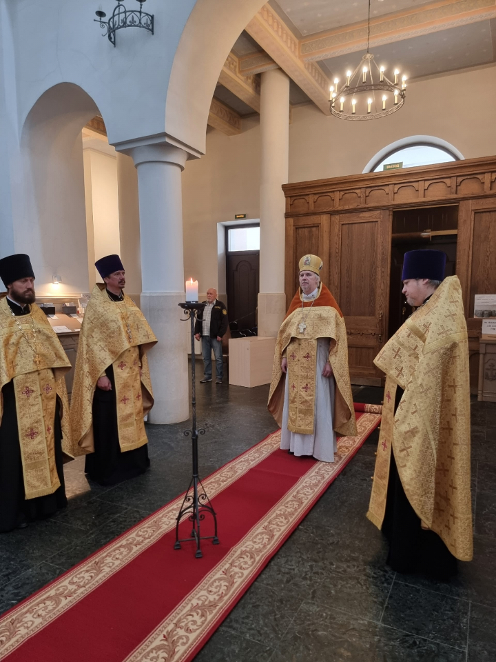 В праздник святых апостолов Петра и Павла в нашем храме были совершены богослужения 
