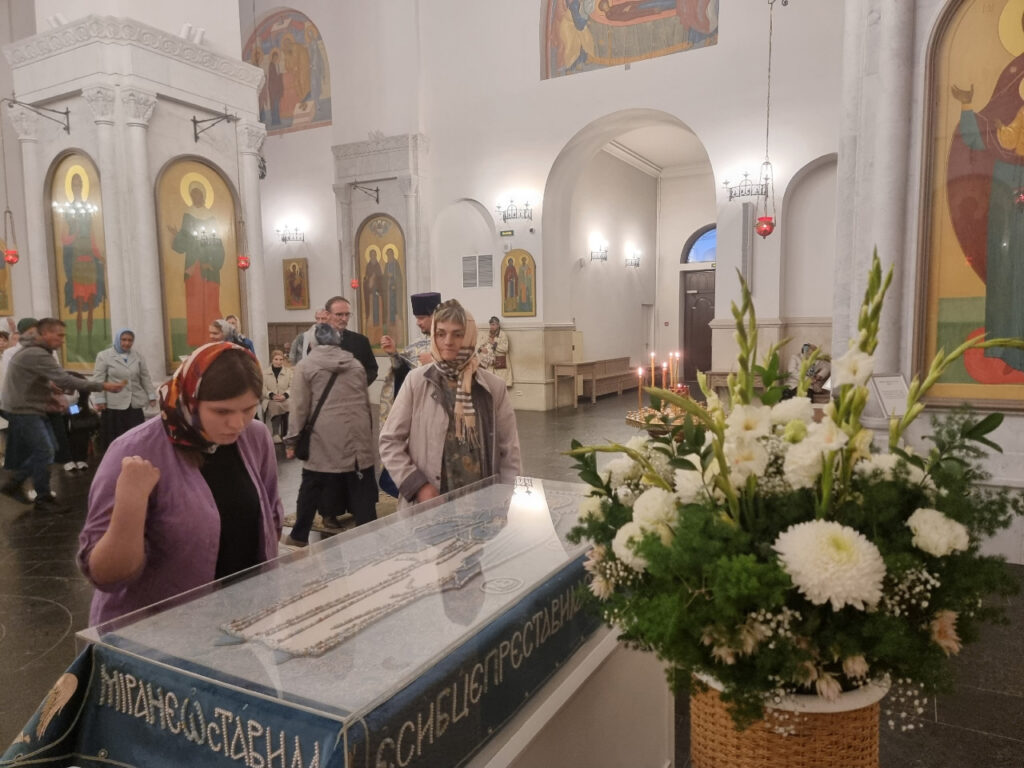 В нашем храме было совершено богослужение с чином погребения Плащаницы Божьей Матери